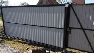 Купить сваи для ворот в Боровичи. Заказать ворота на сваях под ключ от 21794 руб